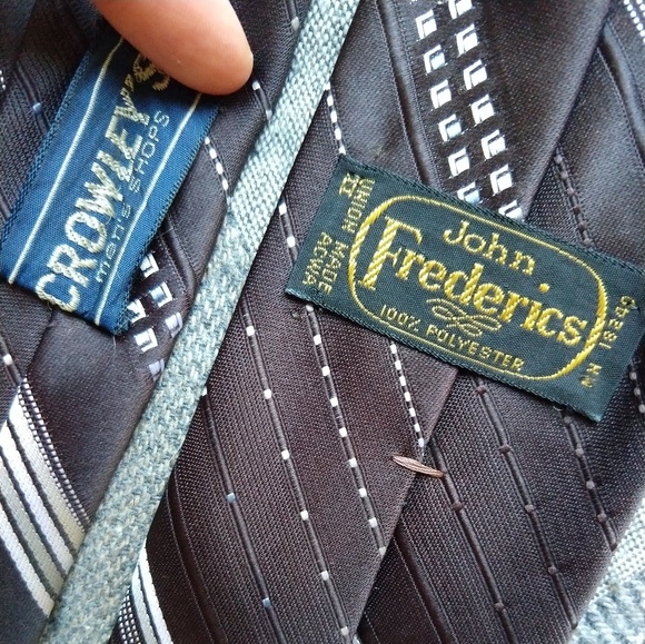 Vintage 70s Textured Striped Neck Tie - Picture 3 of 3